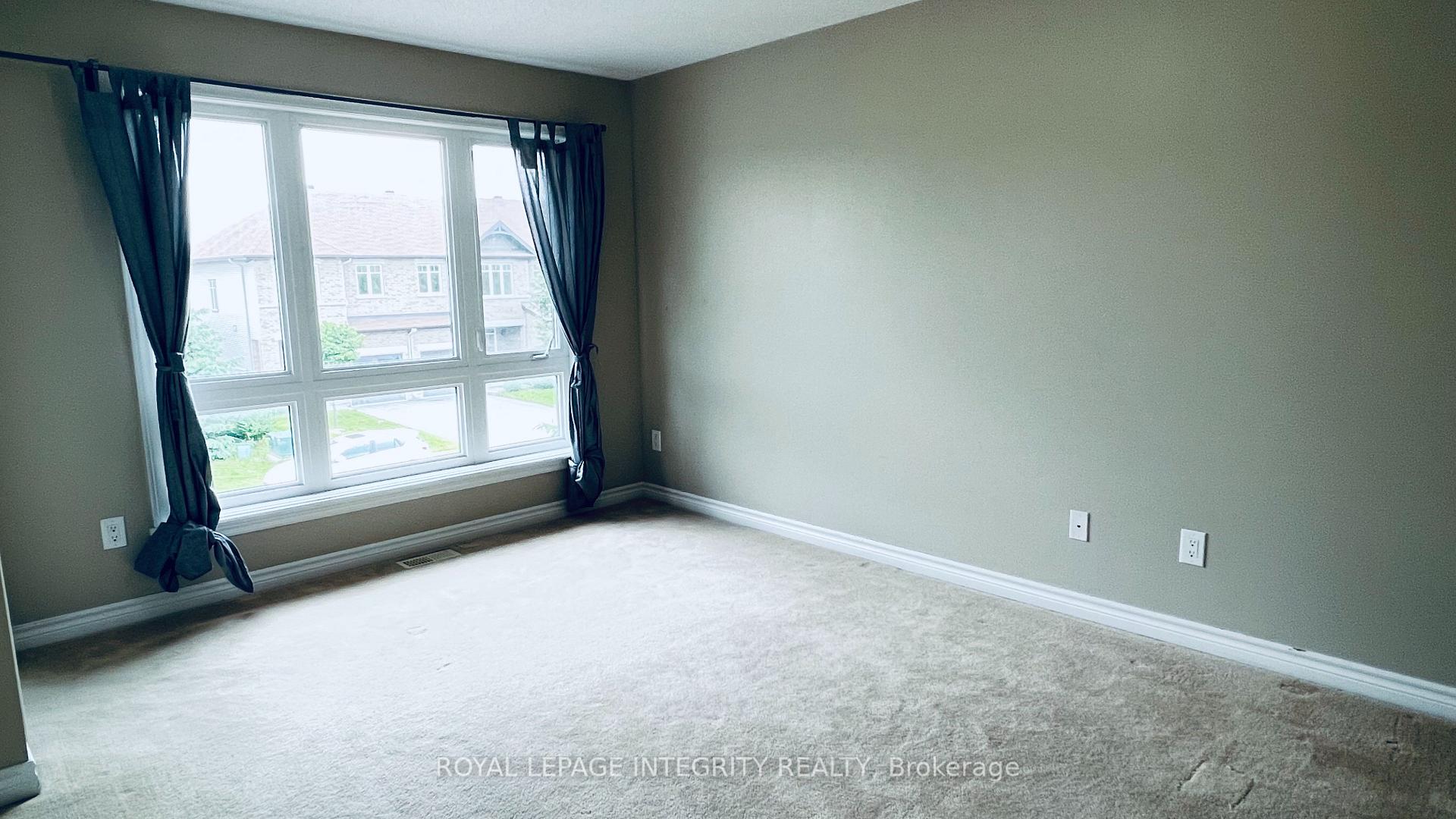 Photo 11 of 945 Fletcher Circle, Ottawa, Kanata - Kanata Lakes/Heritage Hills — HOMEH