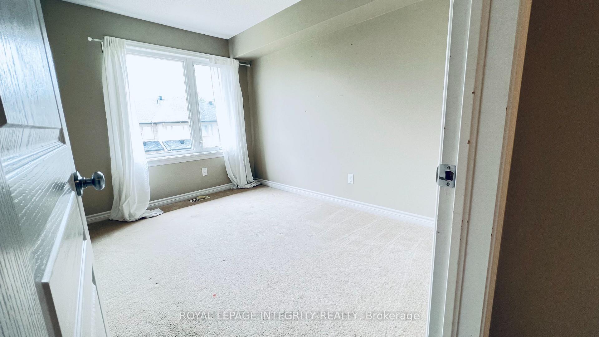 Photo 12 of 945 Fletcher Circle, Ottawa, Kanata - Kanata Lakes/Heritage Hills — HOMEH