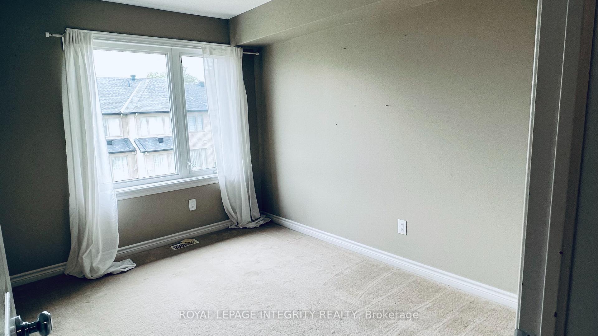 Photo 14 of 945 Fletcher Circle, Ottawa, Kanata - Kanata Lakes/Heritage Hills — HOMEH