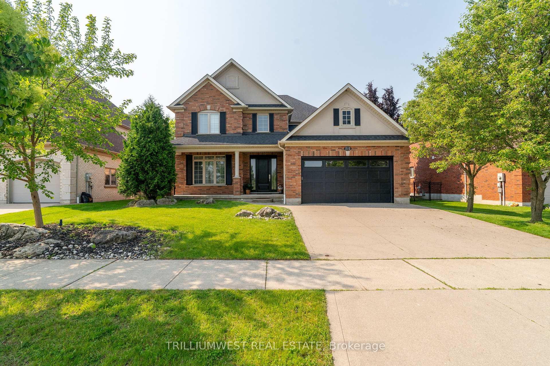 Photo 2 of 321 Deer Ridge Drive, Kitchener — HOMEH