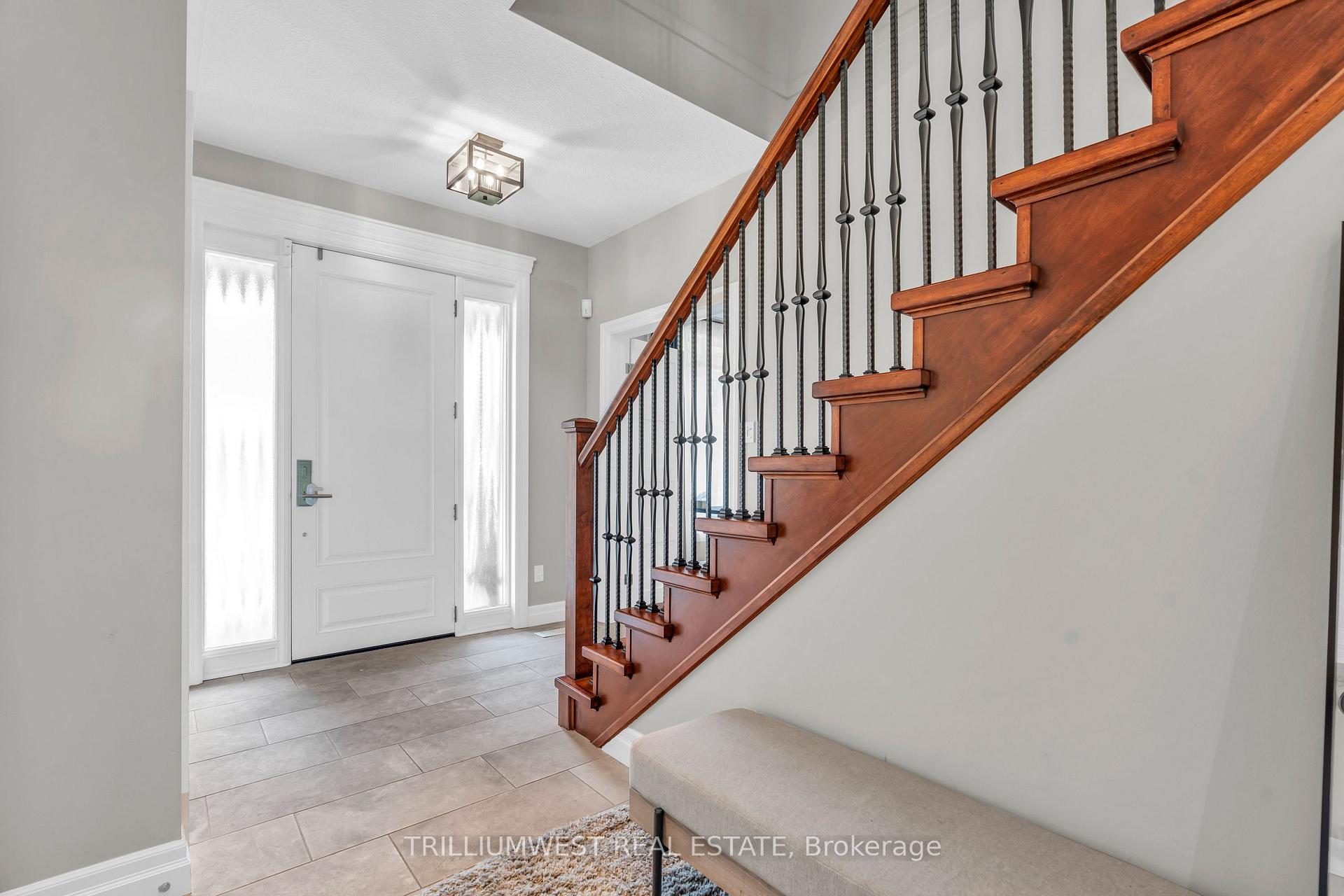 Photo 4 of 321 Deer Ridge Drive, Kitchener — HOMEH