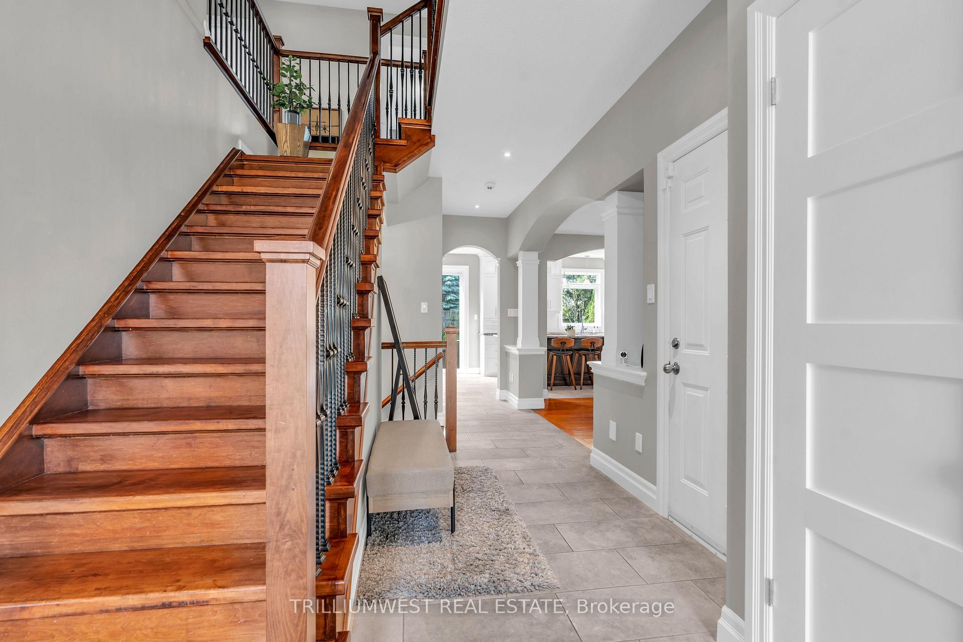 Photo 5 of 321 Deer Ridge Drive, Kitchener — HOMEH