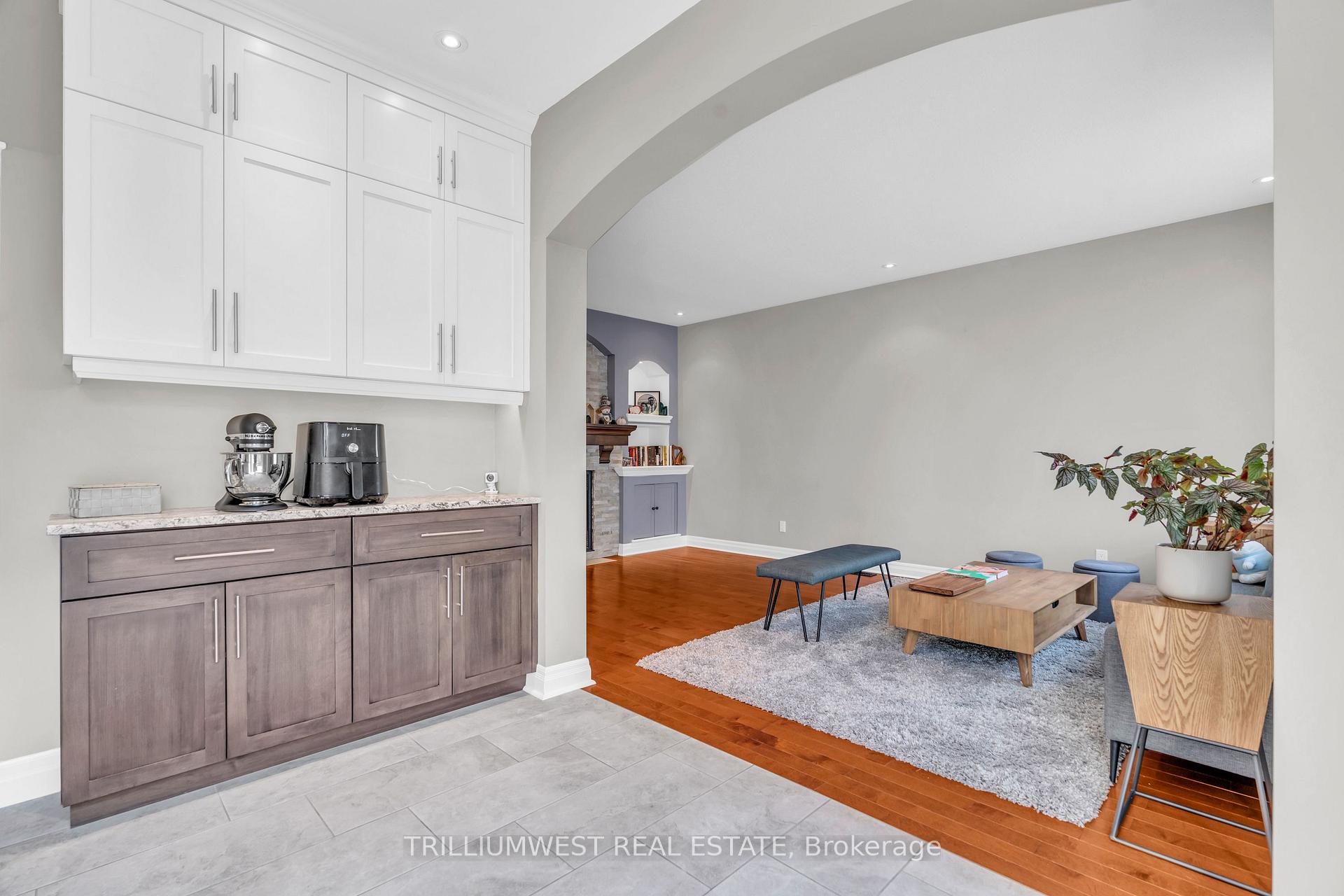 Photo 13 of 321 Deer Ridge Drive, Kitchener — HOMEH