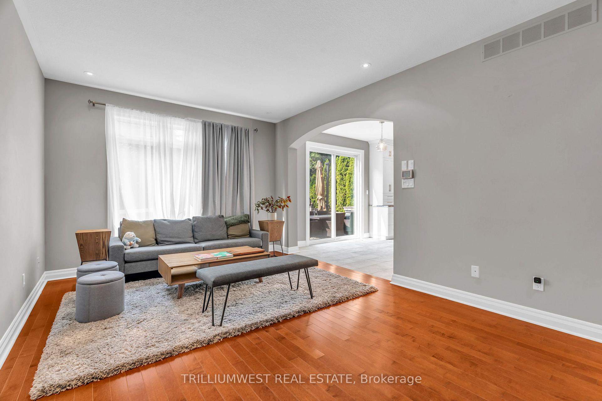 Photo 16 of 321 Deer Ridge Drive, Kitchener — HOMEH