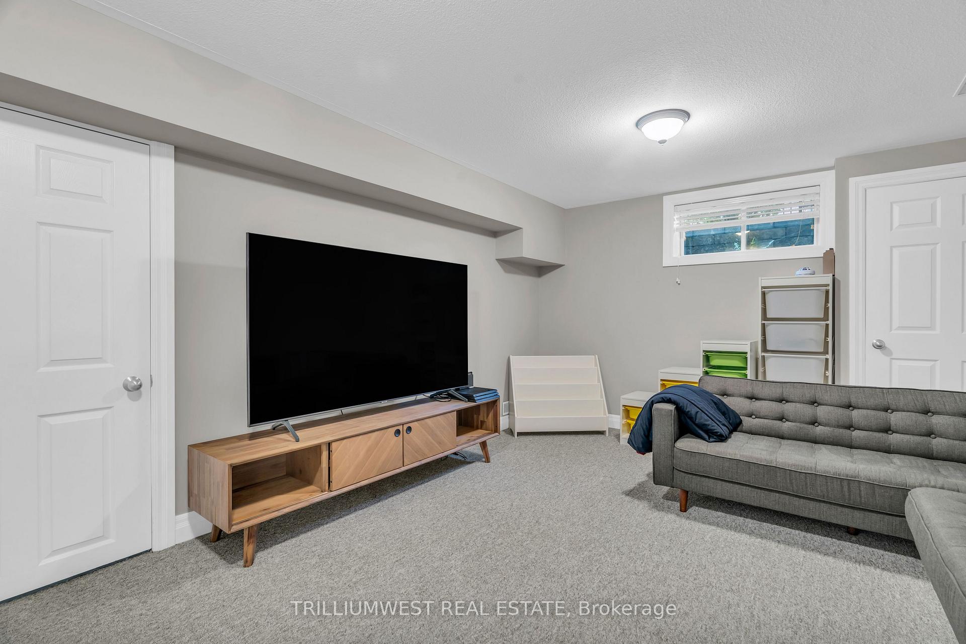 Photo 38 of 321 Deer Ridge Drive, Kitchener — HOMEH