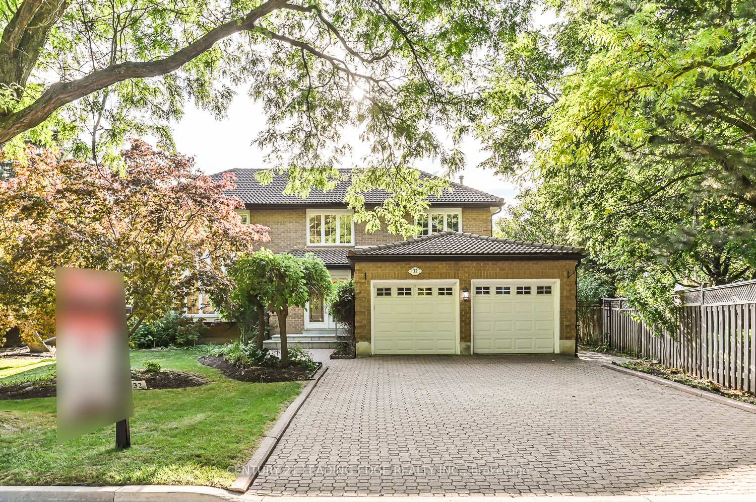 Photo 3 of 32 Addington Square, Markham, Unionville — HOMEH