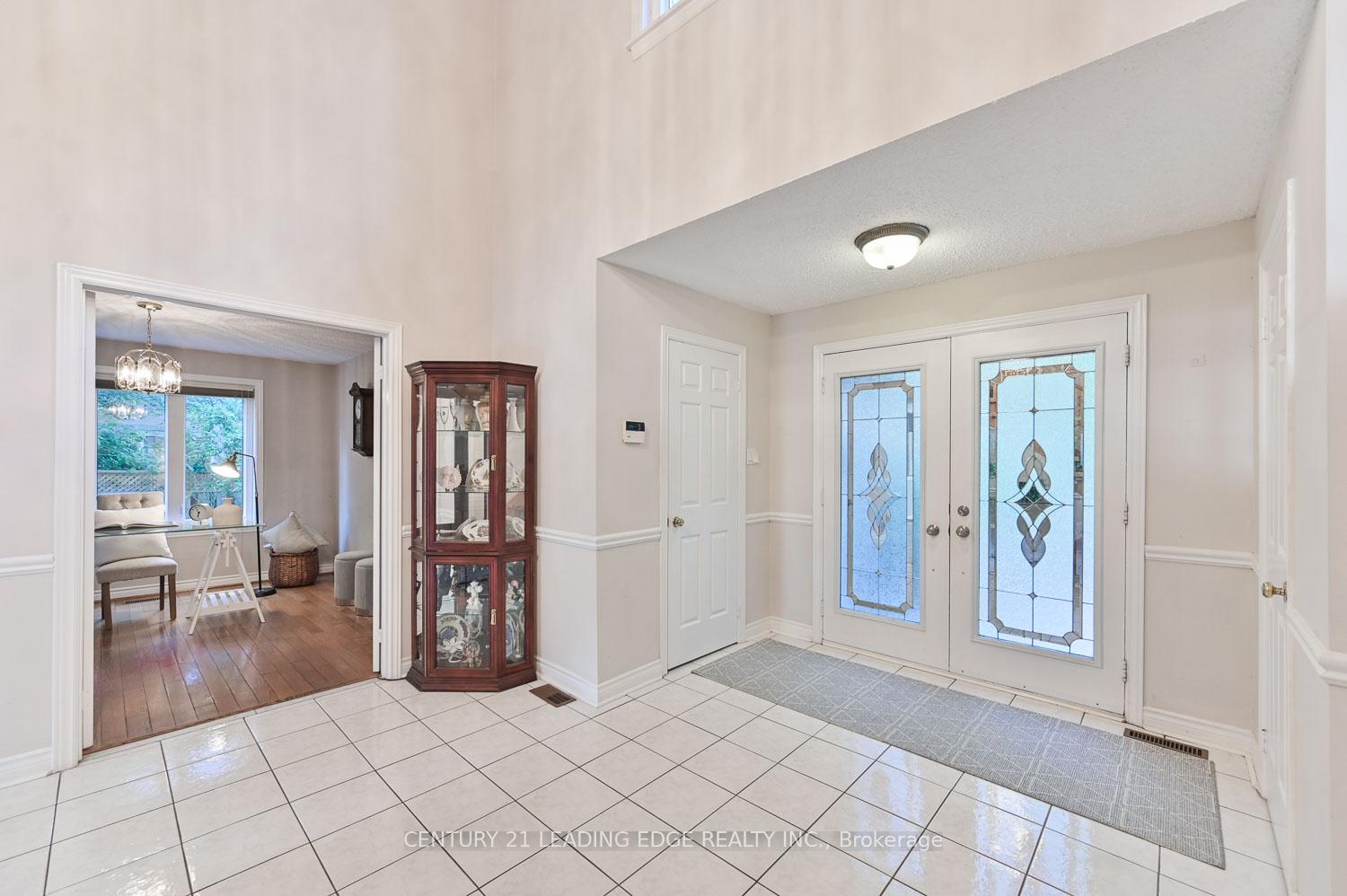 Photo 6 of 32 Addington Square, Markham, Unionville — HOMEH