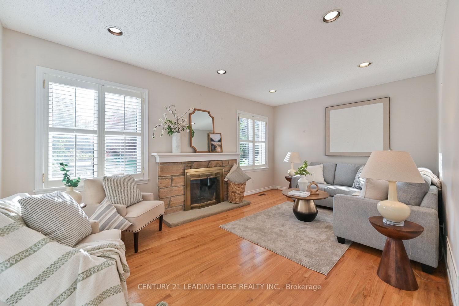 Photo 24 of 32 Addington Square, Markham, Unionville — HOMEH