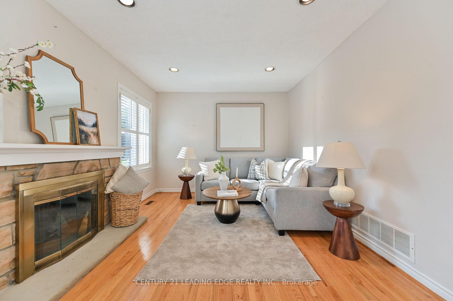 Photo 26 of 32 Addington Square, Markham, Unionville — HOMEH
