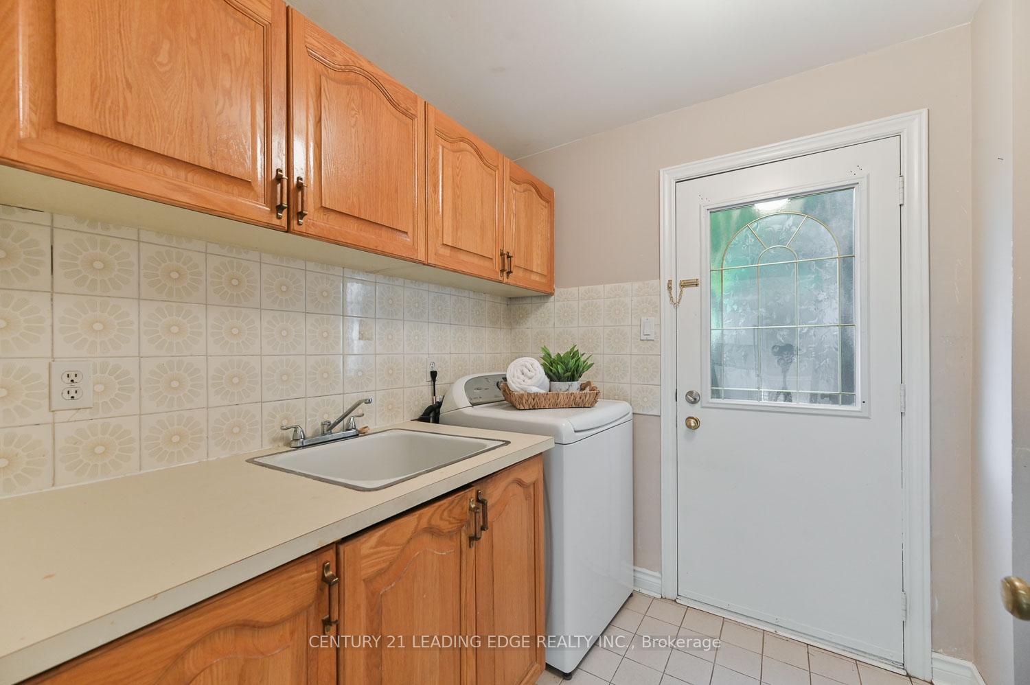 Photo 28 of 32 Addington Square, Markham, Unionville — HOMEH