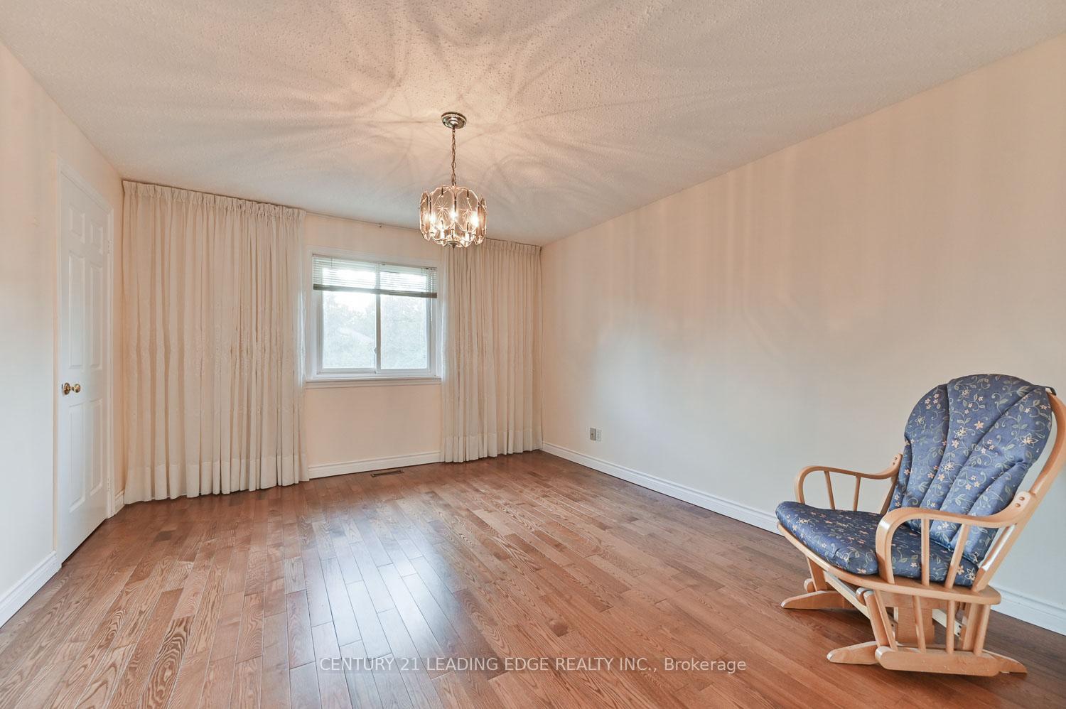 Photo 39 of 32 Addington Square, Markham, Unionville — HOMEH
