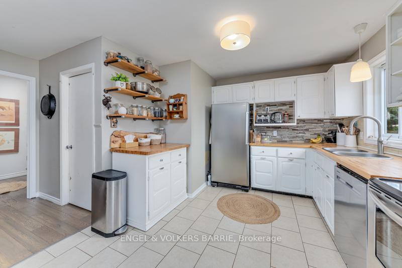 Photo 7 of 2294 Webb Street, Innisfil, Stroud — HOMEH