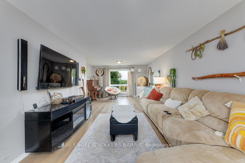Photo 10 of 2294 Webb Street, Innisfil, Stroud — HOMEH