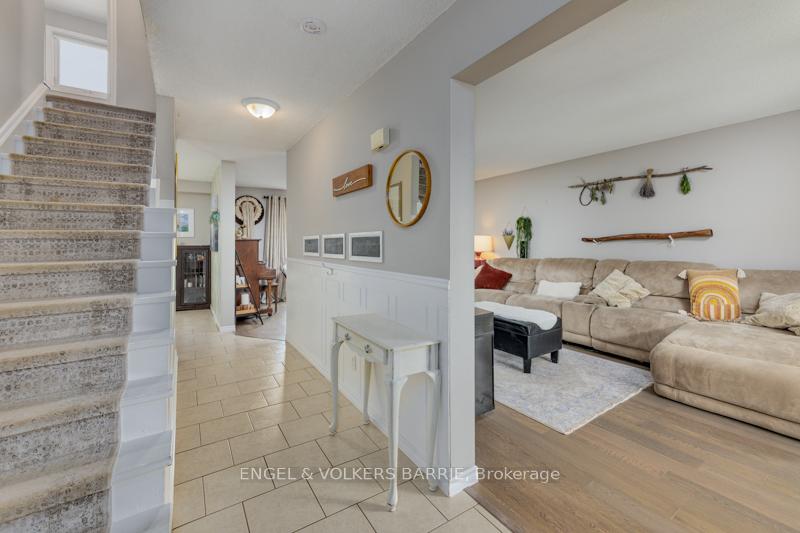 Photo 11 of 2294 Webb Street, Innisfil, Stroud — HOMEH