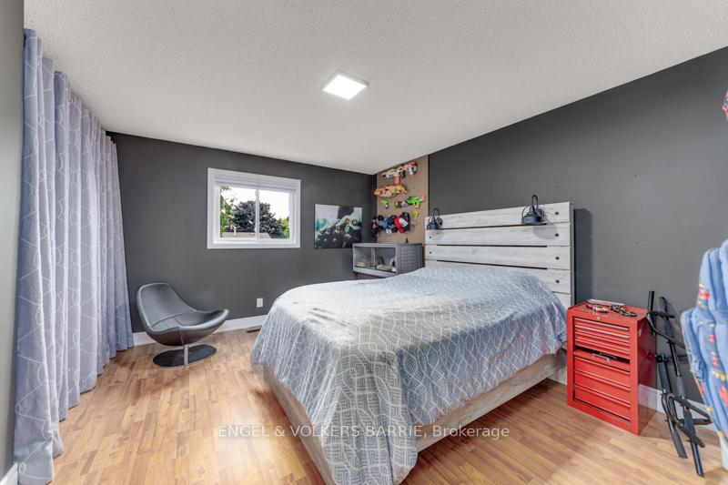Photo 17 of 2294 Webb Street, Innisfil, Stroud — HOMEH
