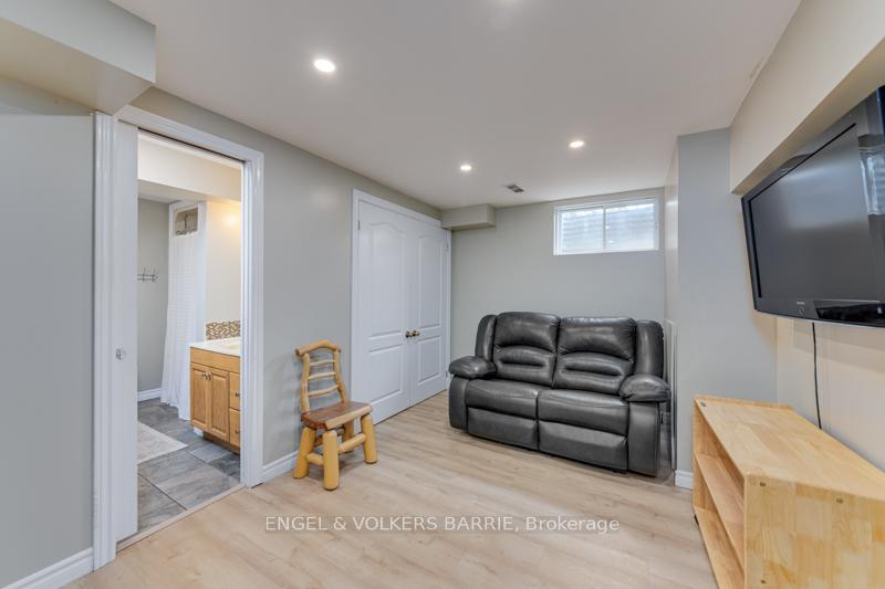 Photo 18 of 2294 Webb Street, Innisfil, Stroud — HOMEH