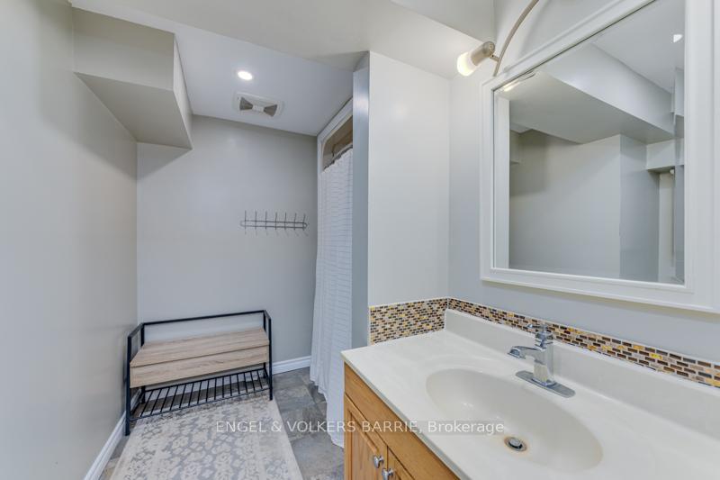 Photo 24 of 2294 Webb Street, Innisfil, Stroud — HOMEH