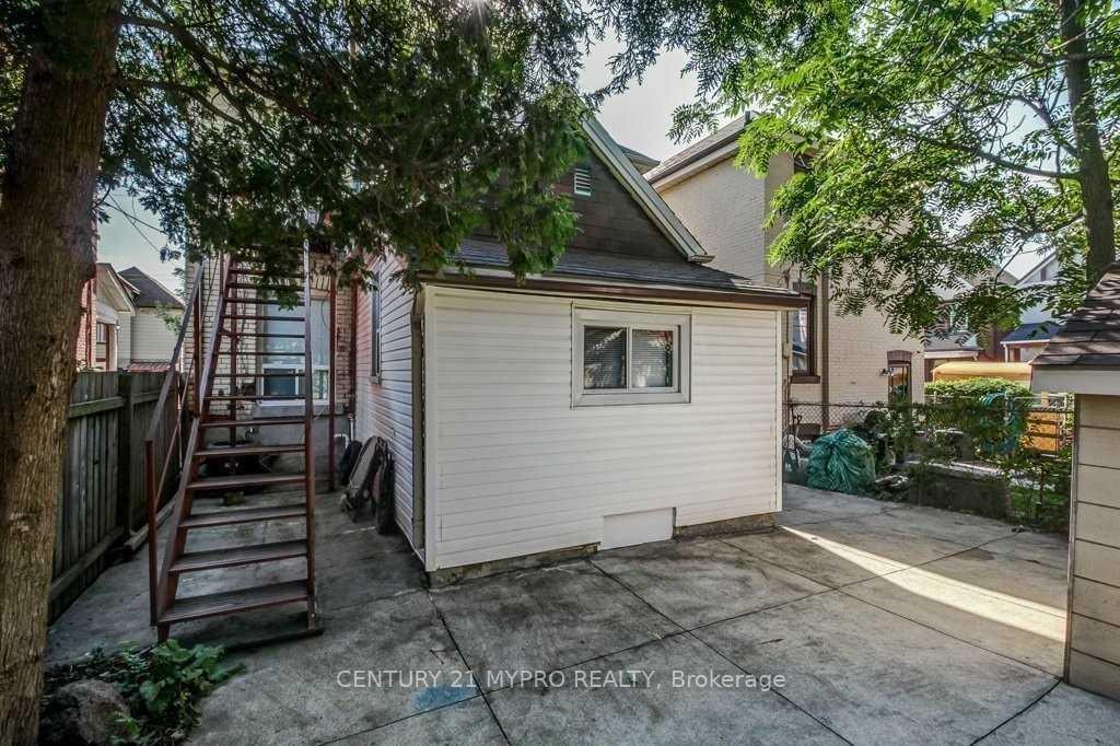 Photo 12 of Unit Upper, 3 Minto Avenue, Hamilton, Gibson — HOMEH