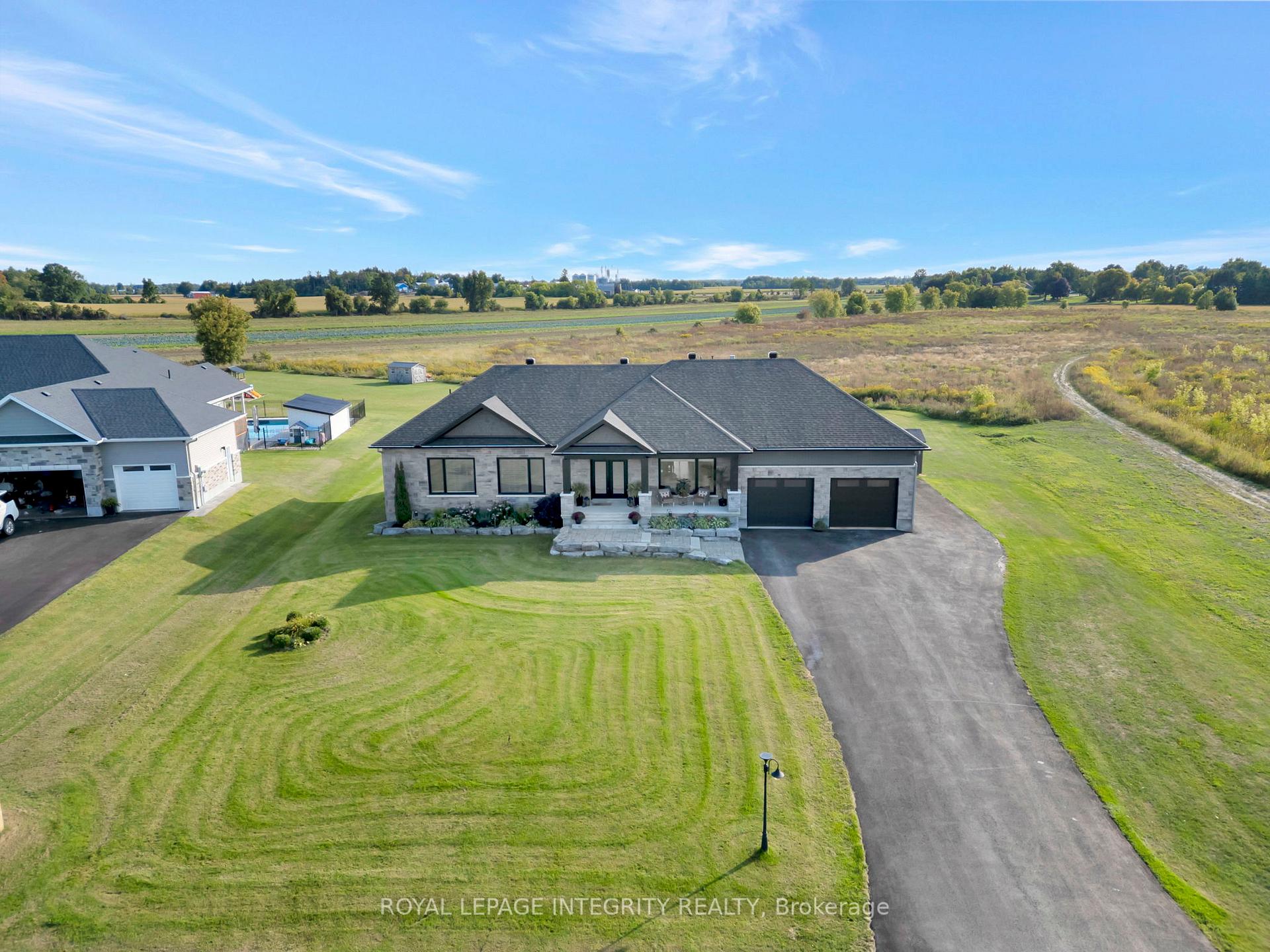Photo 1 of 2210 Maple Forest Drive, Ottawa, North Gower — HOMEH