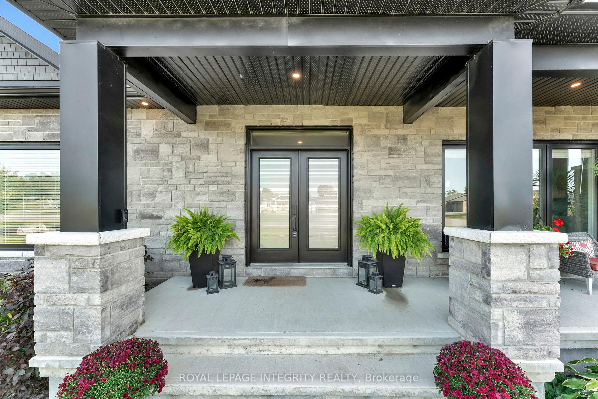 Photo 5 of 2210 Maple Forest Drive, Ottawa, North Gower — HOMEH