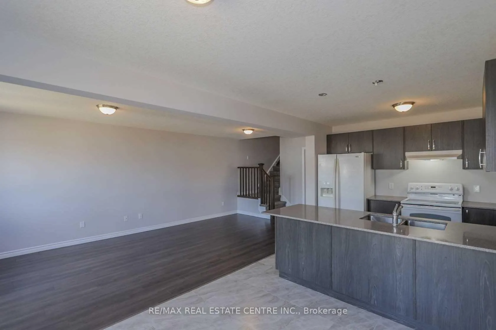 Photo 8 of Unit Upper, 1890 Foxridge Crescent, London, North S — HOMEH