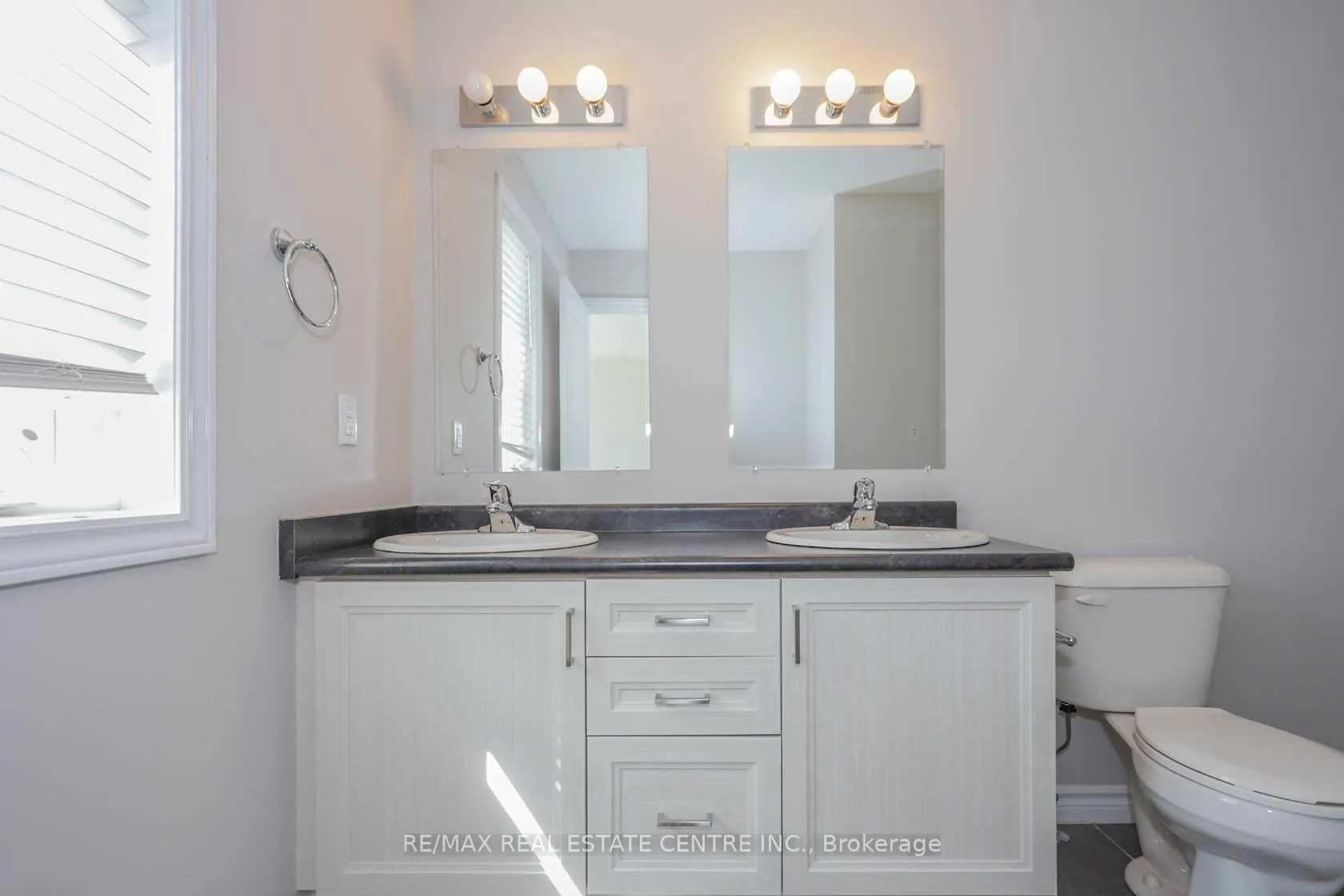 Photo 10 of Unit Upper, 1890 Foxridge Crescent, London, North S — HOMEH