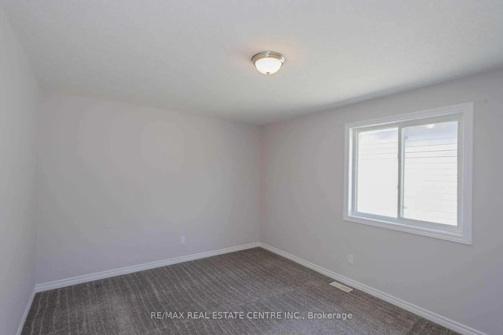 Photo 12 of Unit Upper, 1890 Foxridge Crescent, London, North S — HOMEH