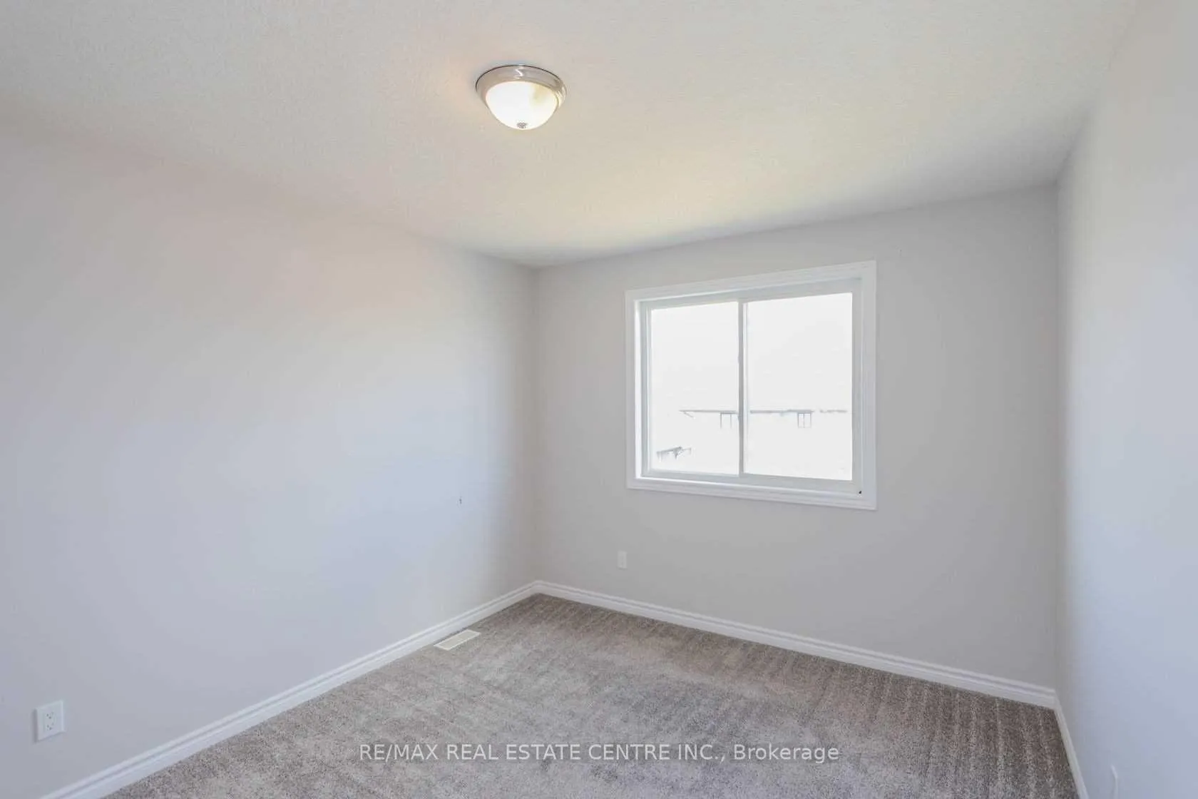 Photo 14 of Unit Upper, 1890 Foxridge Crescent, London, North S — HOMEH