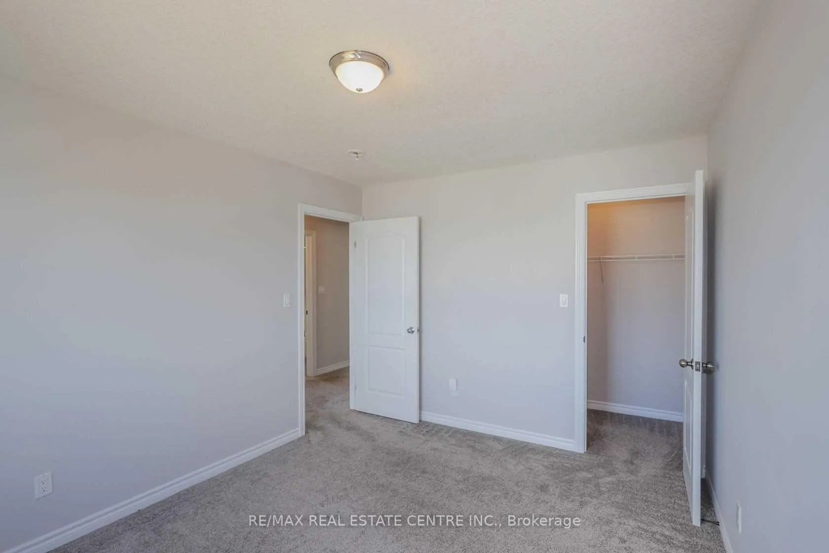 Photo 15 of Unit Upper, 1890 Foxridge Crescent, London, North S — HOMEH