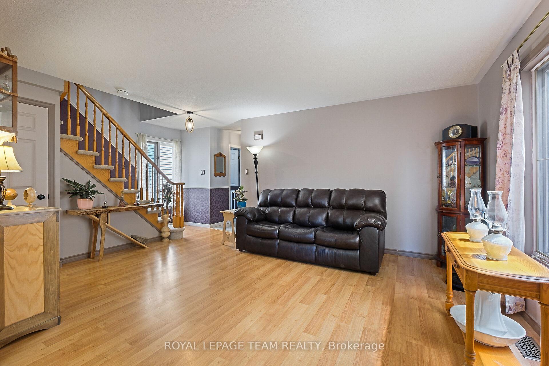 Photo 9 of 50 Rowe Drive, Ottawa, Kanata - Katimavik — HOMEH