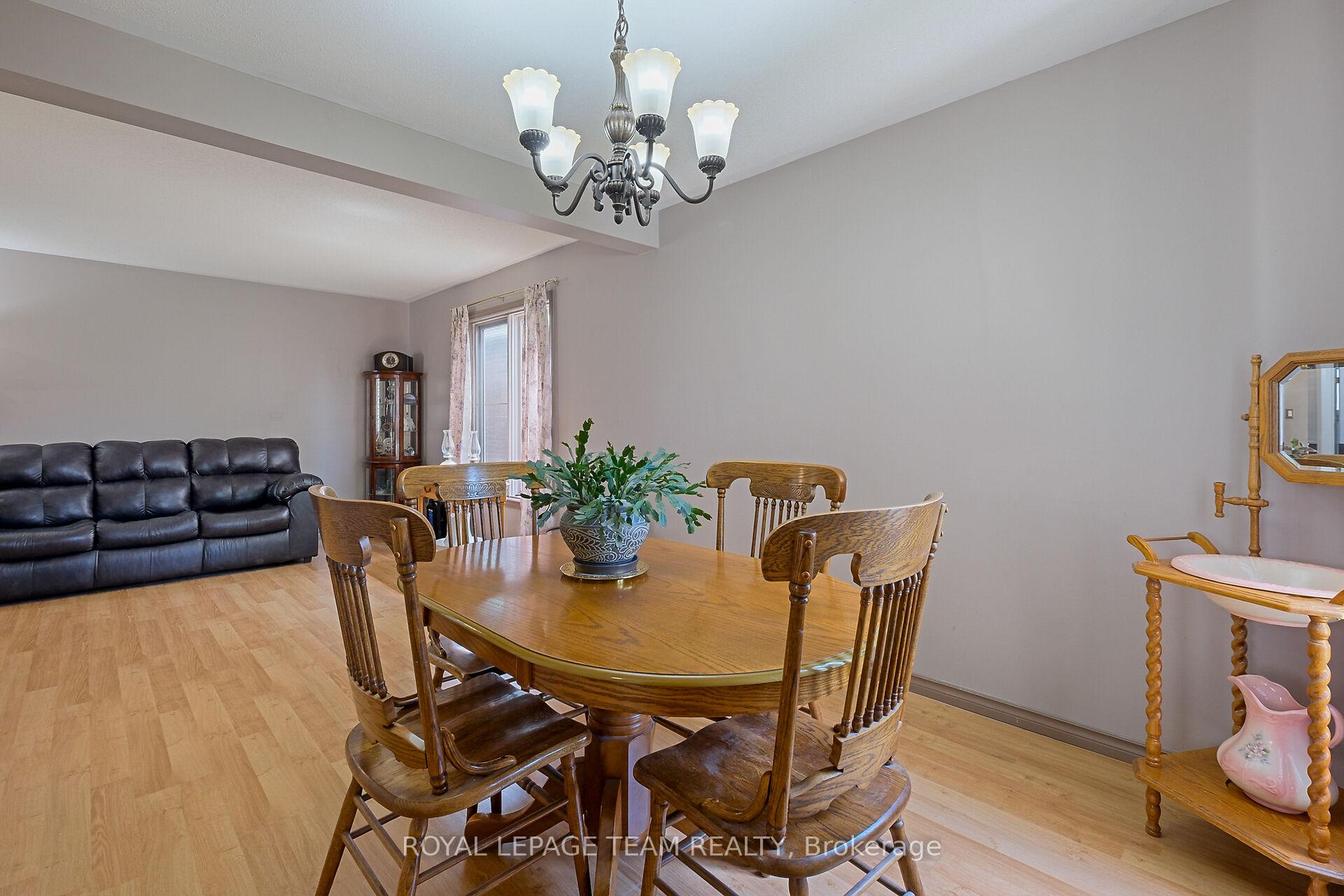 Photo 11 of 50 Rowe Drive, Ottawa, Kanata - Katimavik — HOMEH