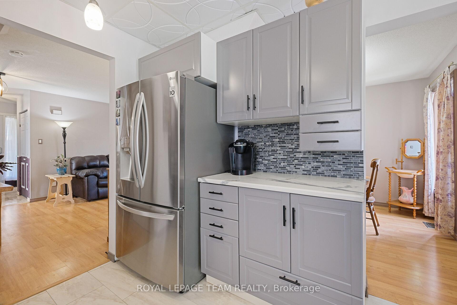 Photo 16 of 50 Rowe Drive, Ottawa, Kanata - Katimavik — HOMEH