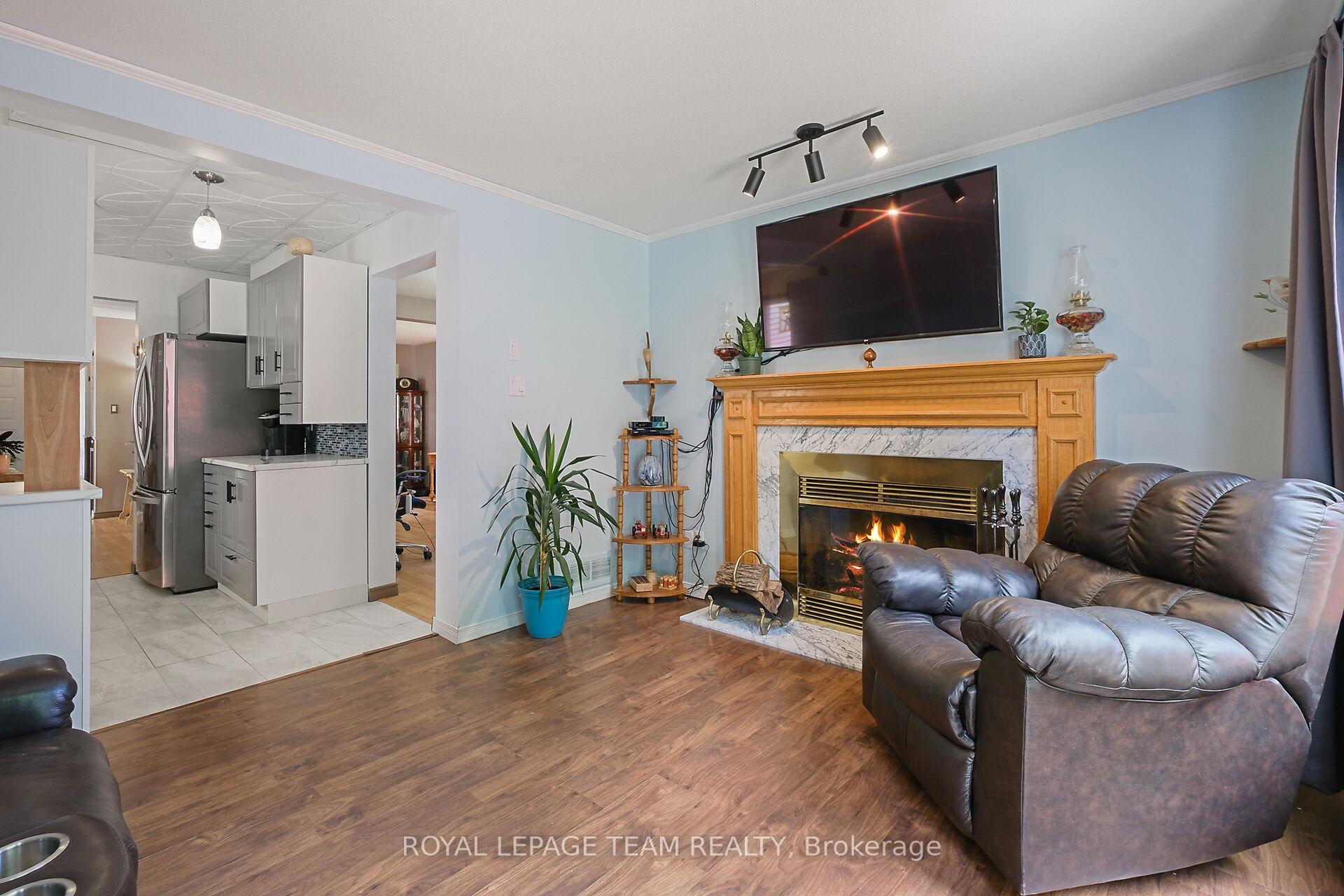 Photo 18 of 50 Rowe Drive, Ottawa, Kanata - Katimavik — HOMEH