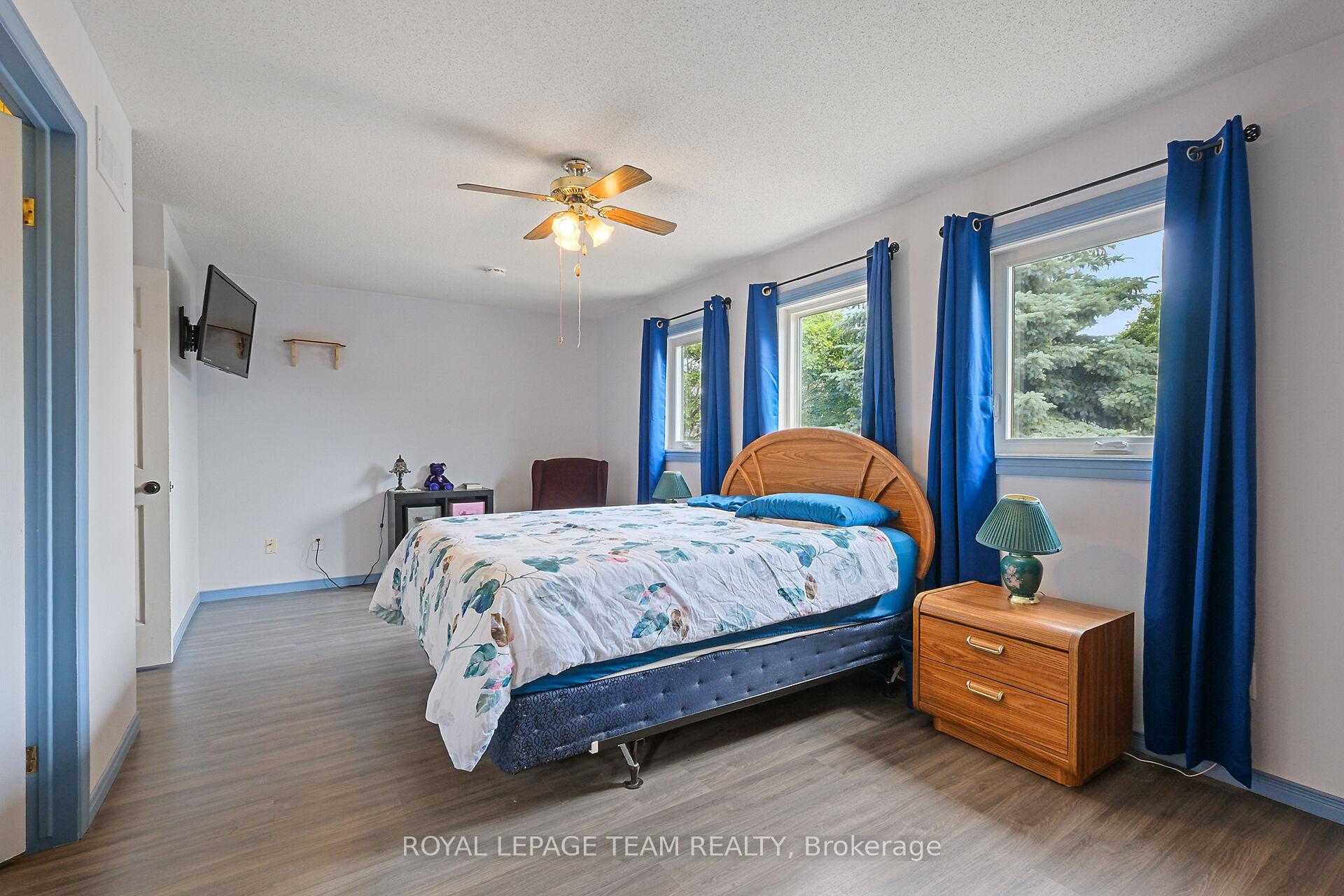 Photo 21 of 50 Rowe Drive, Ottawa, Kanata - Katimavik — HOMEH