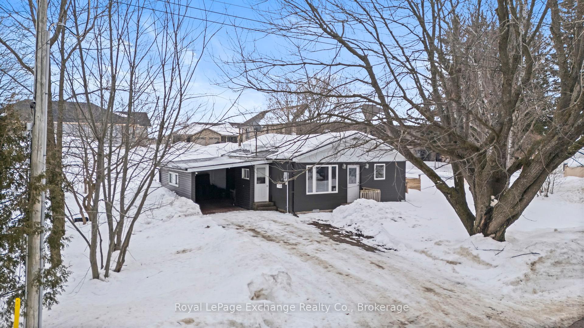 Photo 2 of 12 Memorial Park Drive, Kincardine — HOMEH
