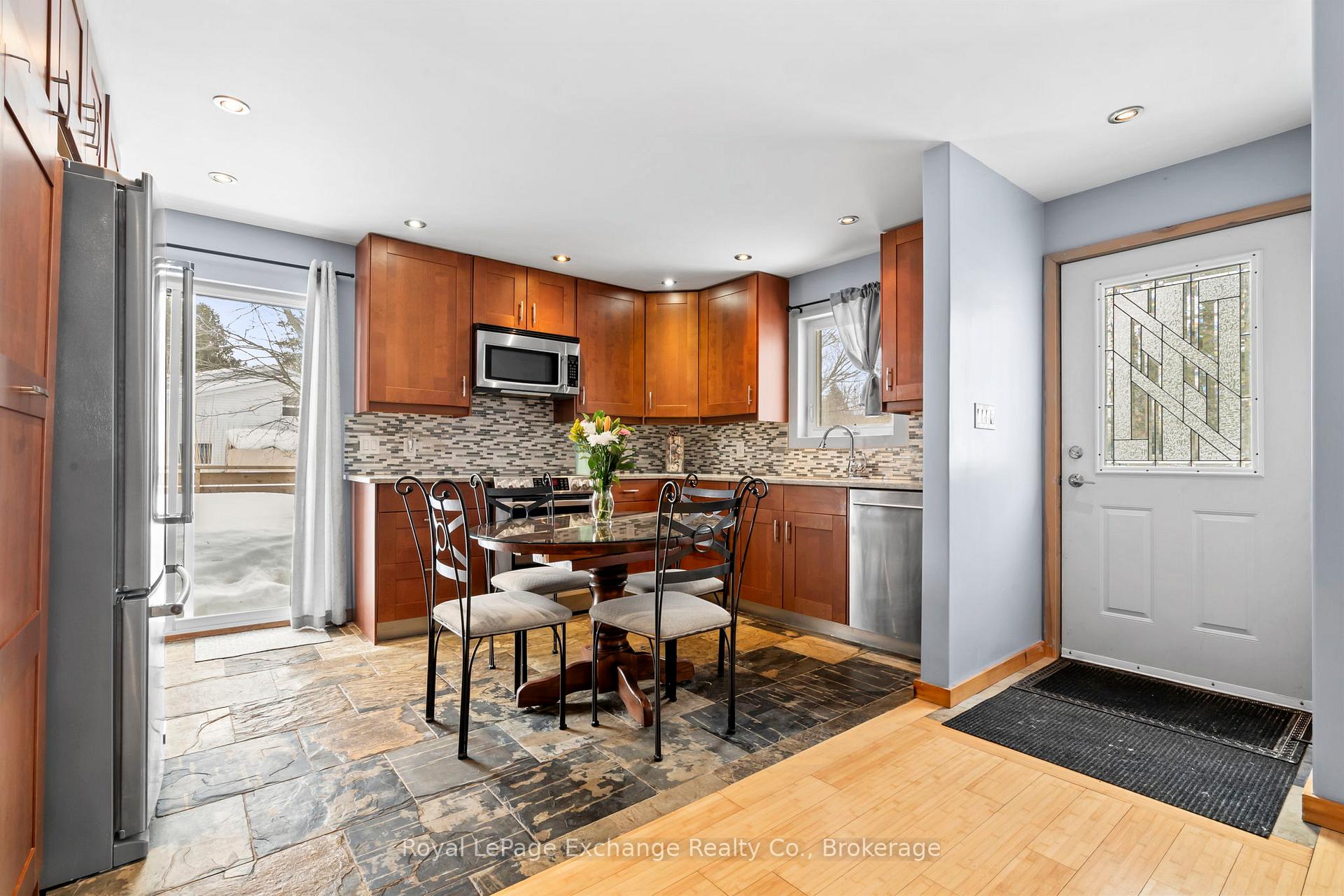 Photo 9 of 12 Memorial Park Drive, Kincardine — HOMEH