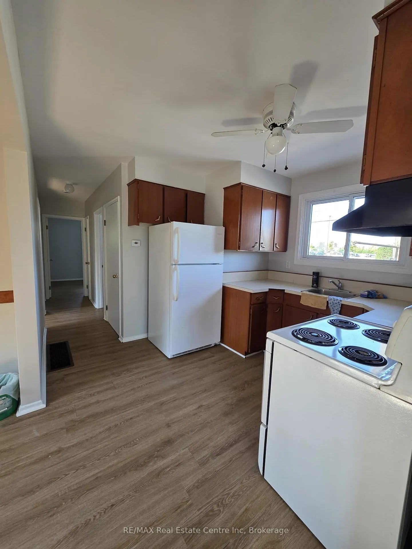 Photo 6 of 264 Vansitmart Avenue, Hamilton, McQuesten — HOMEH