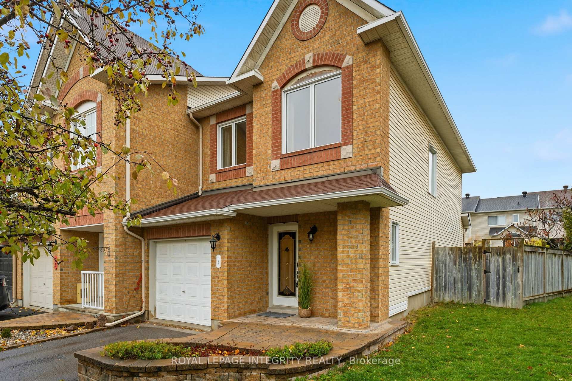 Photo 1 of 27 Flowertree Crescent, Ottawa, Kanata - Emerald Meadows/Trailwest — HOMEH