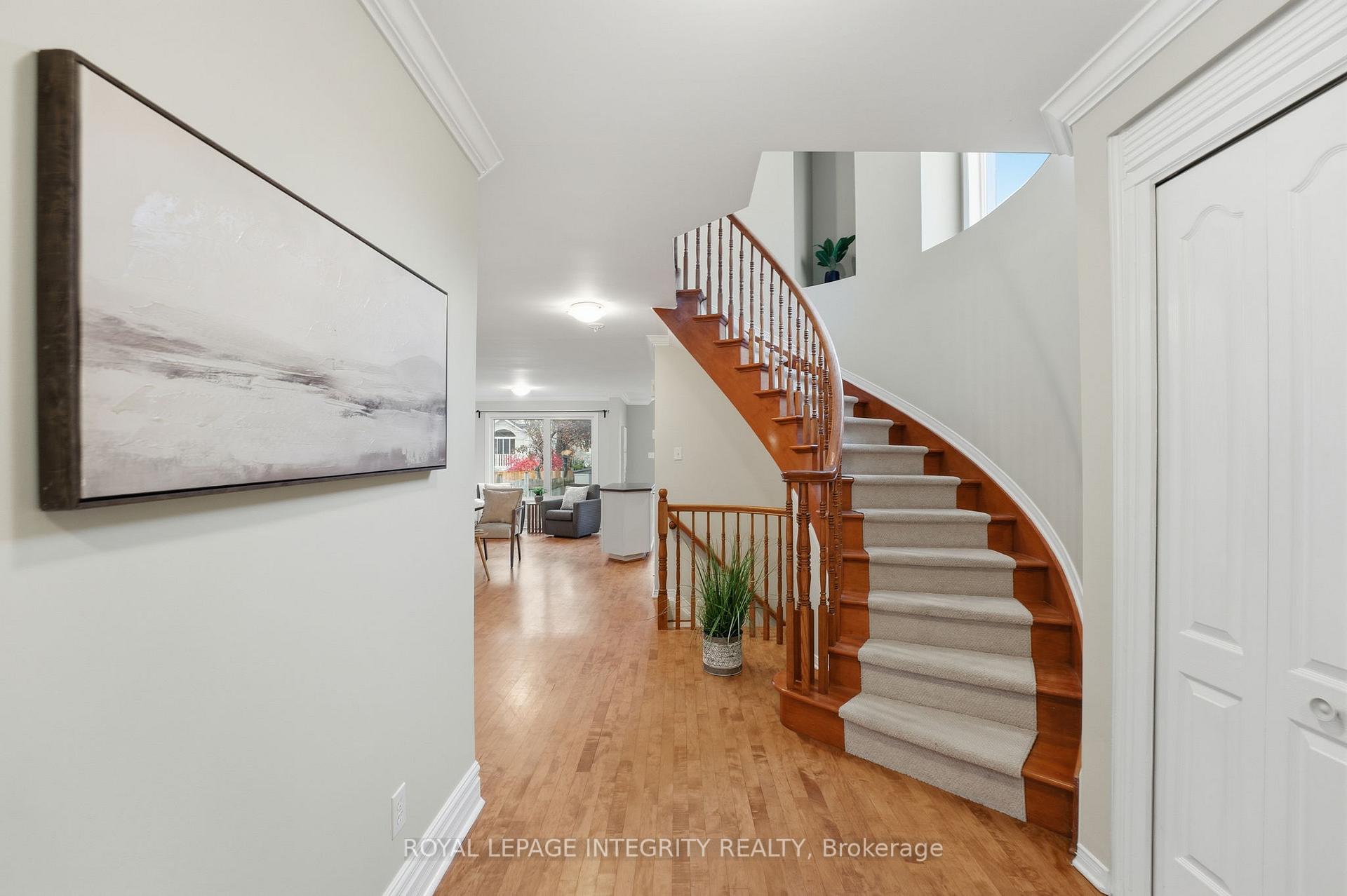 Photo 15 of 27 Flowertree Crescent, Ottawa, Kanata - Emerald Meadows/Trailwest — HOMEH
