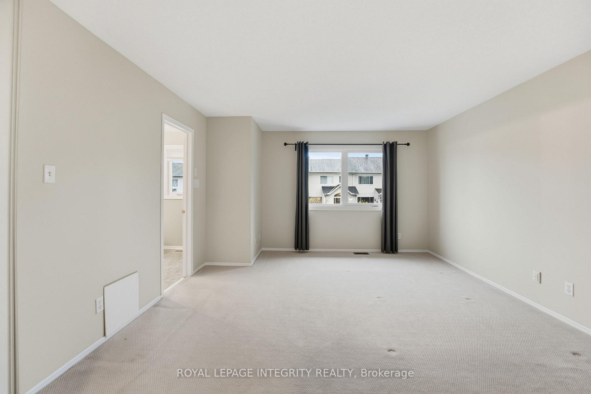 Photo 17 of 27 Flowertree Crescent, Ottawa, Kanata - Emerald Meadows/Trailwest — HOMEH