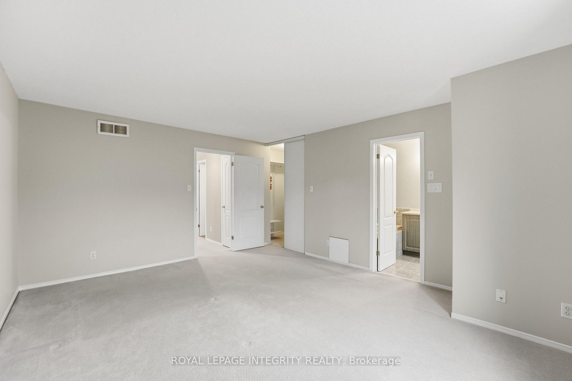 Photo 18 of 27 Flowertree Crescent, Ottawa, Kanata - Emerald Meadows/Trailwest — HOMEH