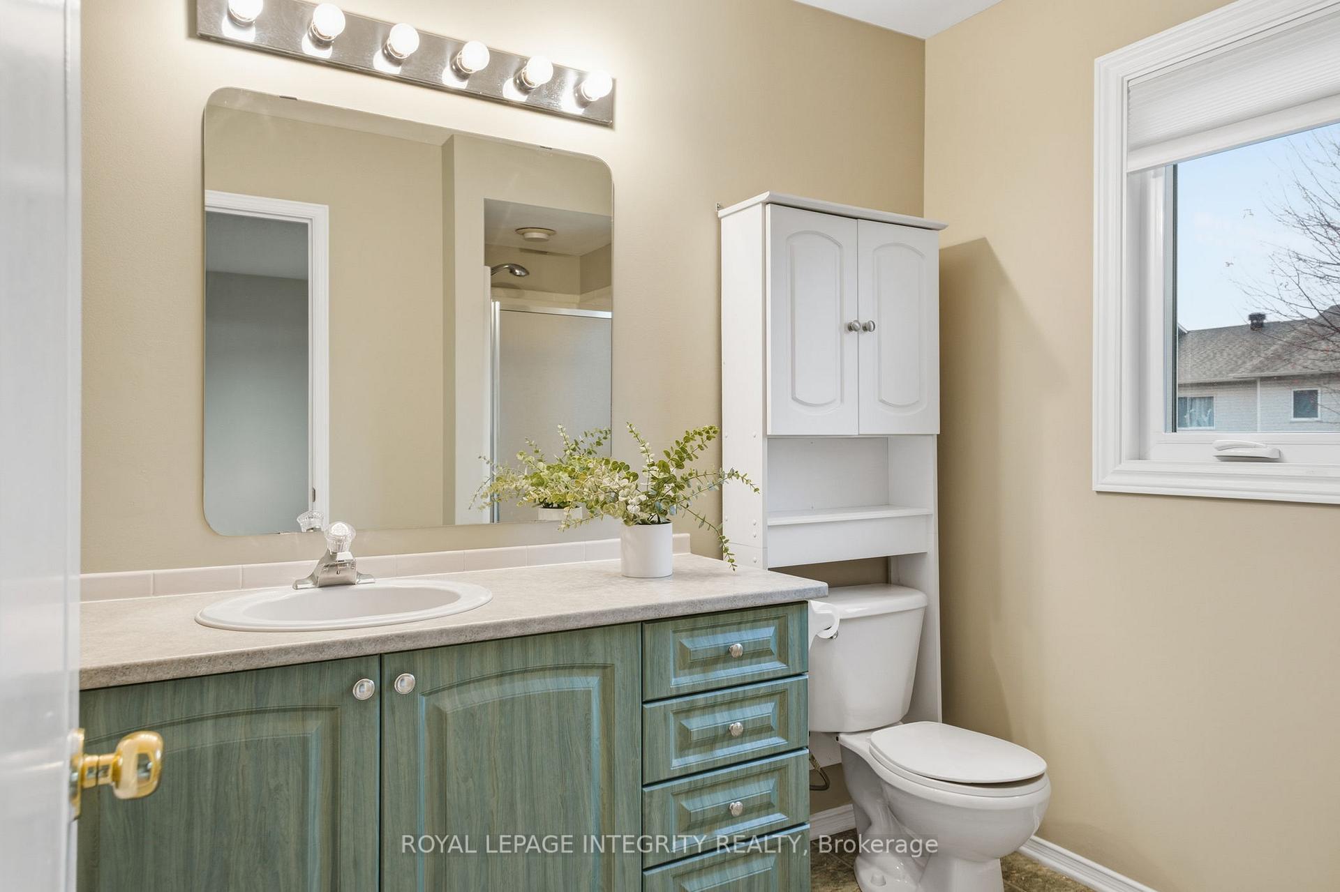 Photo 19 of 27 Flowertree Crescent, Ottawa, Kanata - Emerald Meadows/Trailwest — HOMEH