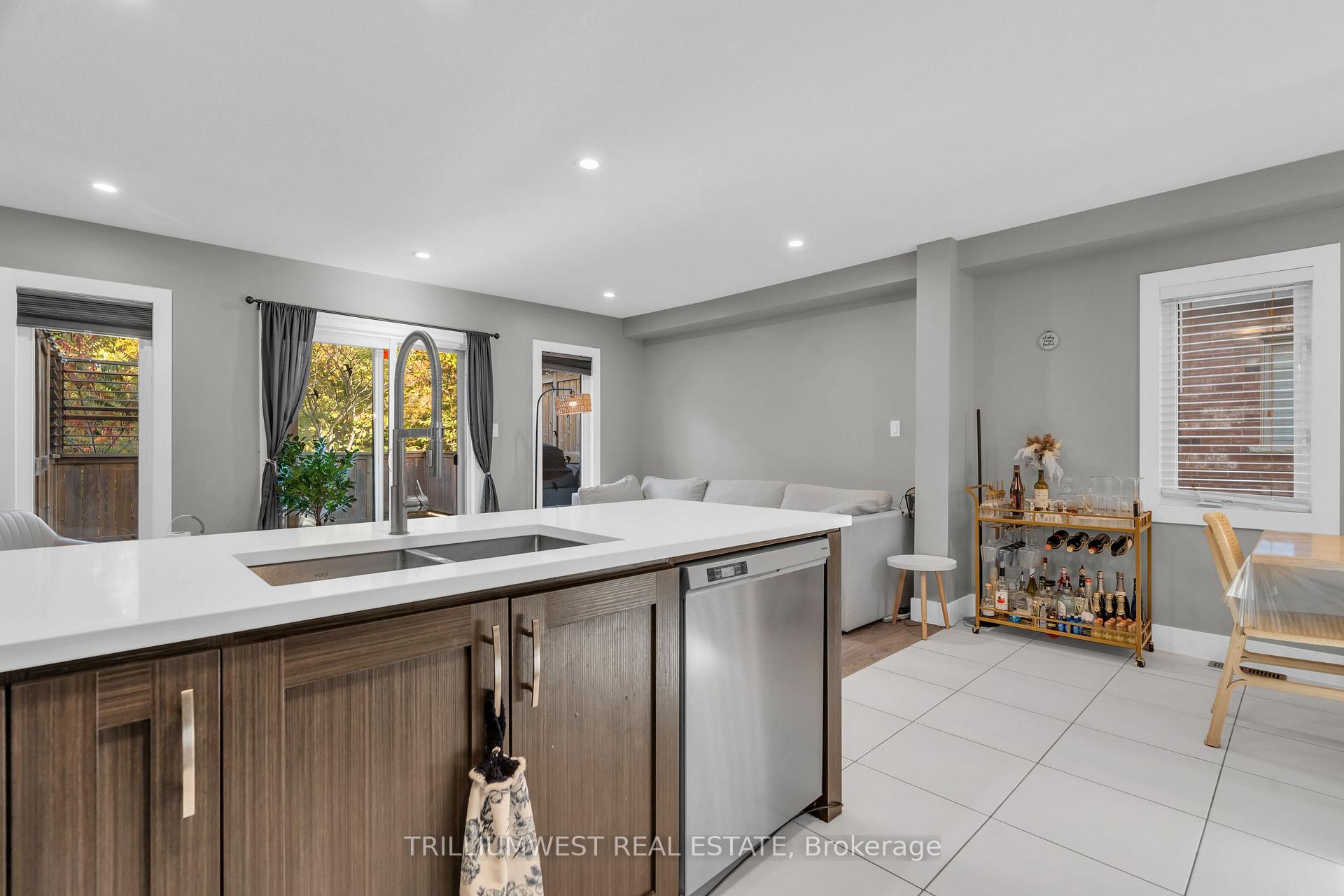 Photo 13 of 49 Meadowridge Street, Kitchener — HOMEH