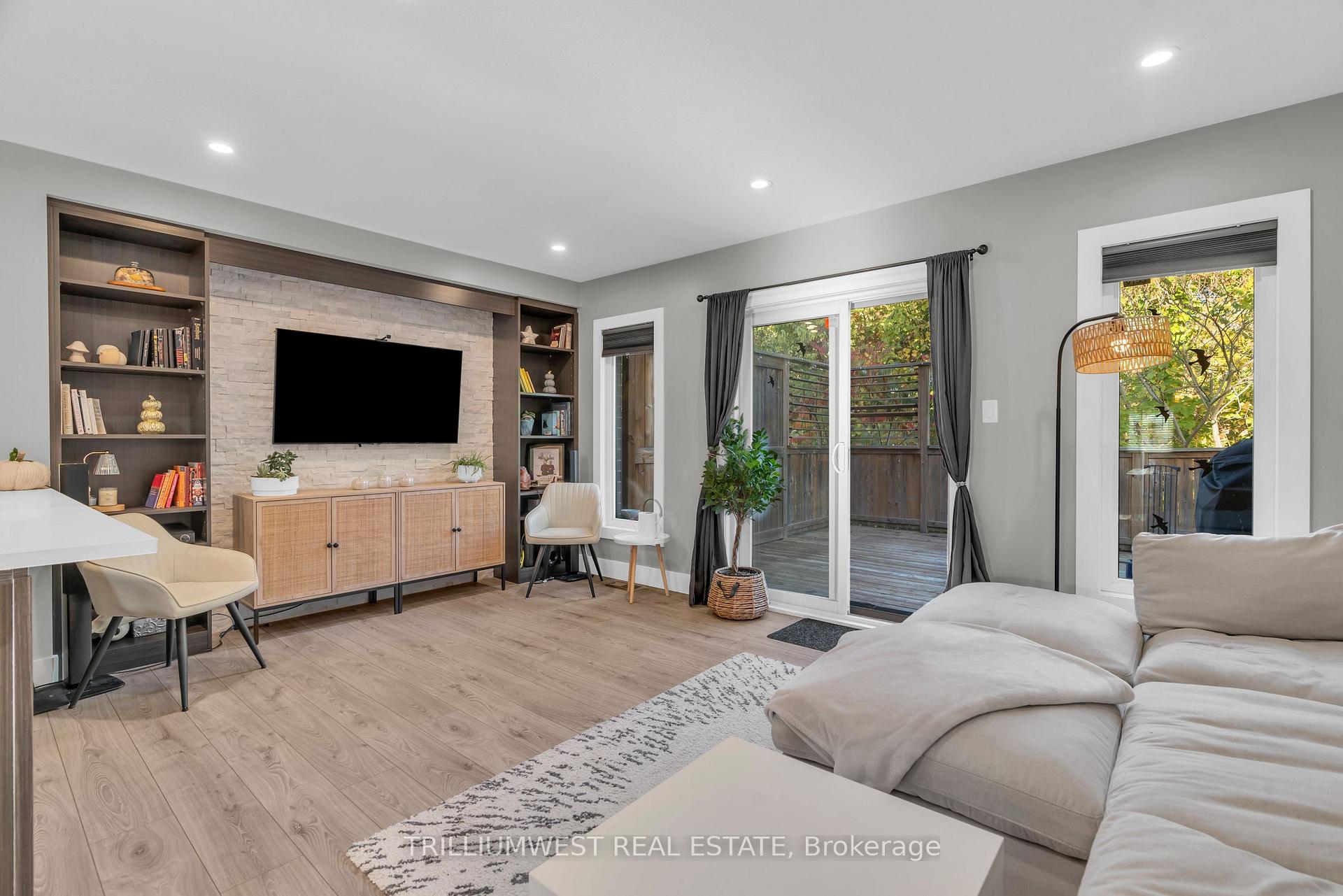 Photo 14 of 49 Meadowridge Street, Kitchener — HOMEH