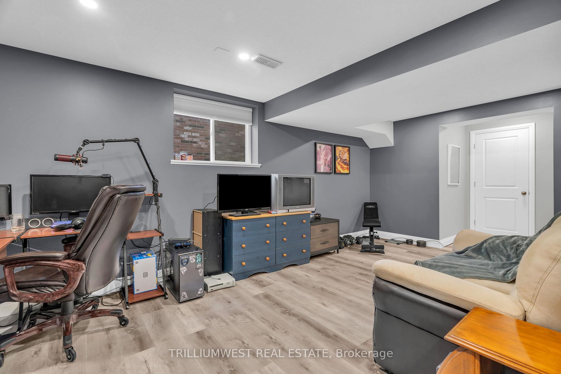 Photo 31 of 49 Meadowridge Street, Kitchener — HOMEH