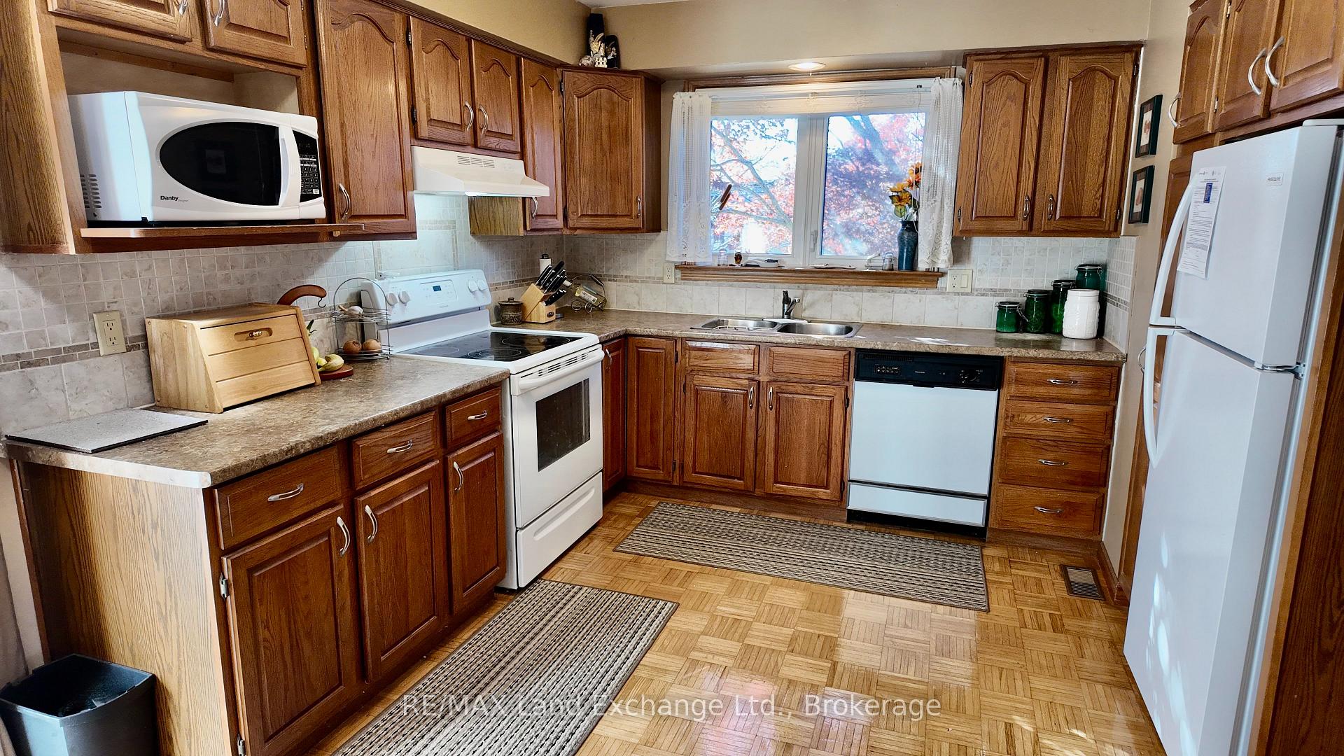 Photo 4 of 730 Campbell Avenue, Kincardine — HOMEH