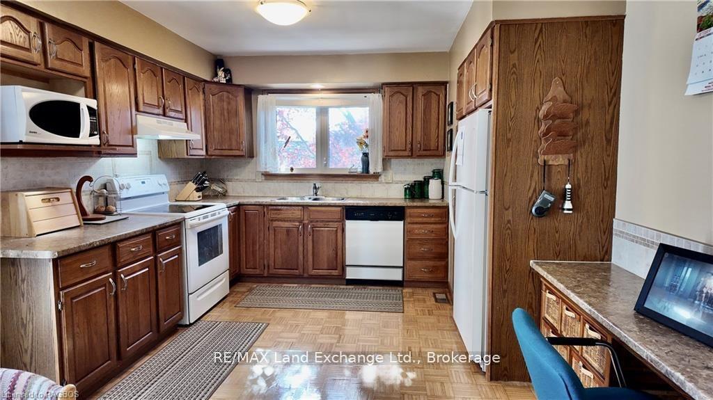 Photo 5 of 730 Campbell Avenue, Kincardine — HOMEH