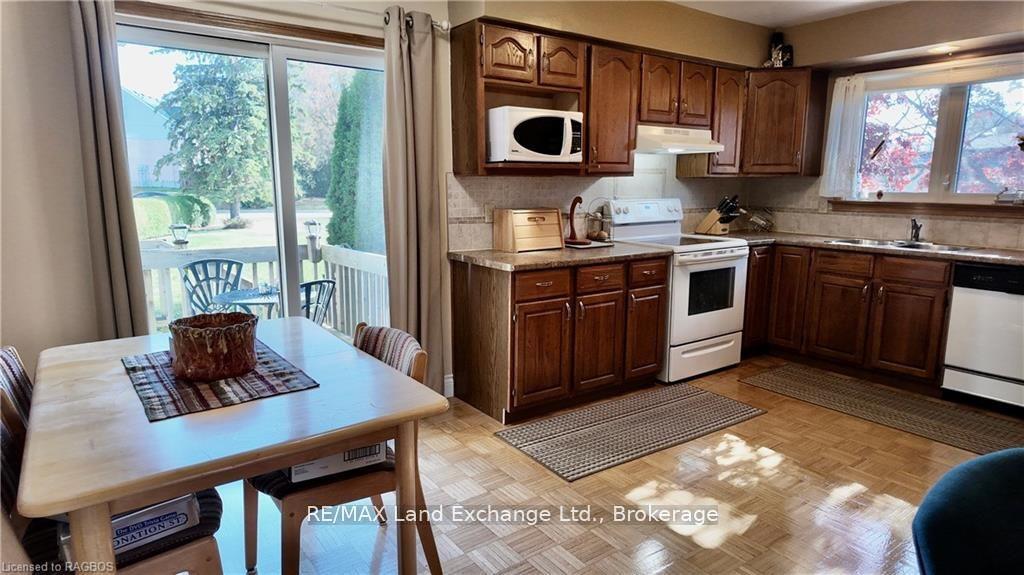 Photo 6 of 730 Campbell Avenue, Kincardine — HOMEH