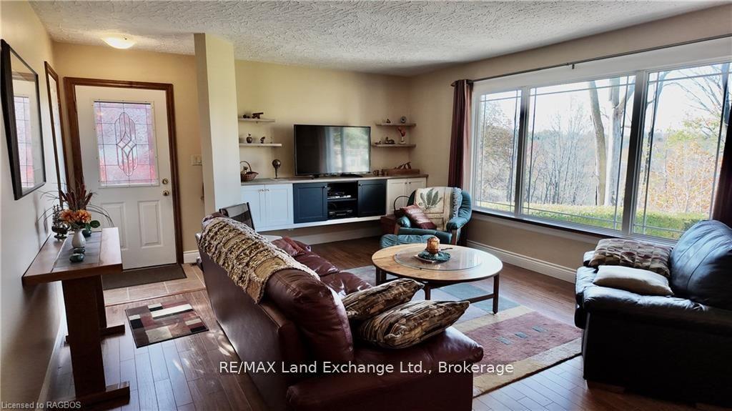 Photo 10 of 730 Campbell Avenue, Kincardine — HOMEH