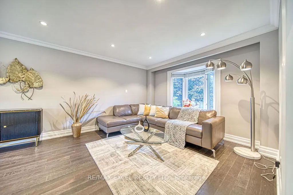 Photo 5 of 88 Montgomery Court, Markham, Buttonville — HOMEH